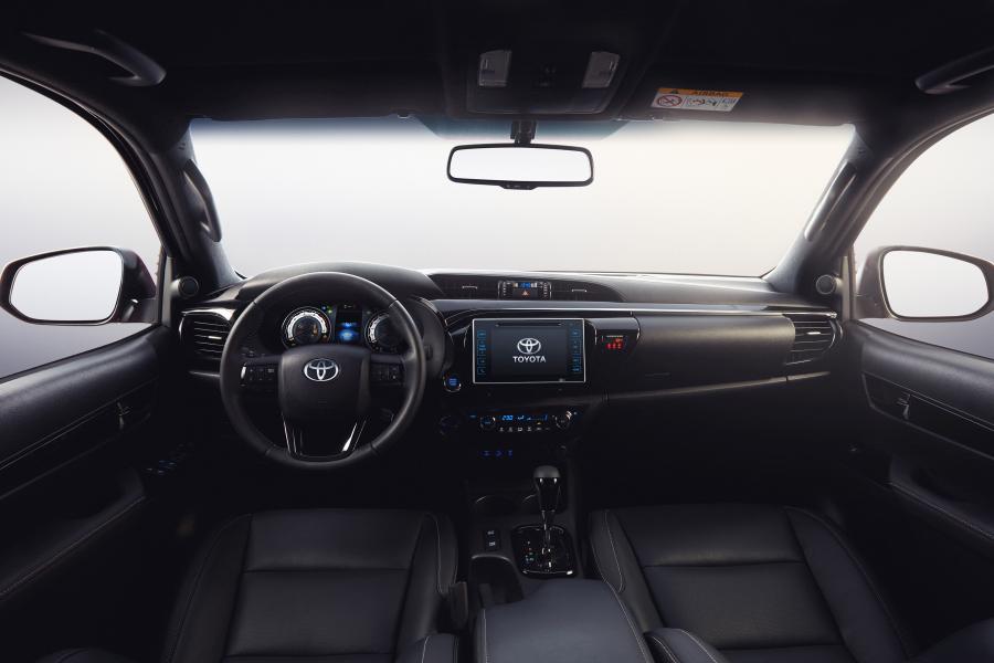 Торпедо Toyota Hilux SRX 50th Anniversary Double Cab 2018 года  (LA) (фото 6 из 9)